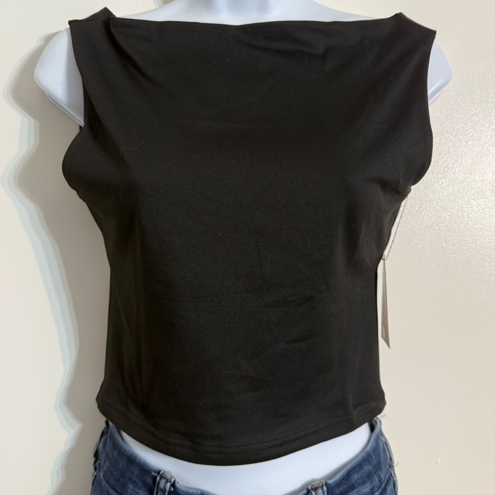 NWT reoria medium backless crop  tank top size medium